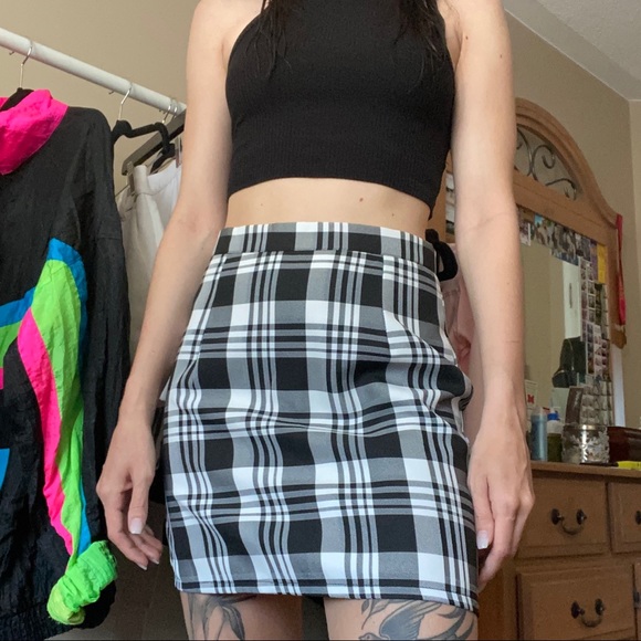 Plaid A-line Mini Skirt - Picture 4 of 4